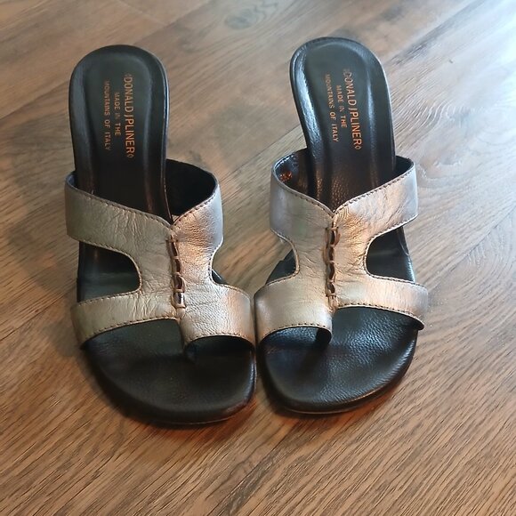 Donald J Pliner Sandals-Made in Mountains of Italy - Picture 3 of 6